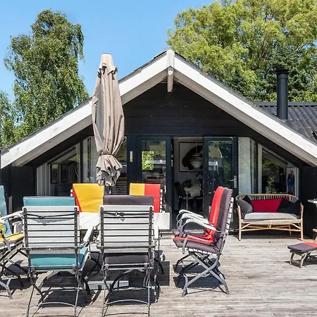 3 Bedroom Amazing In Ferienhaus *