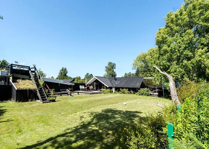 3 Bedroom Amazing In Semesterbostad