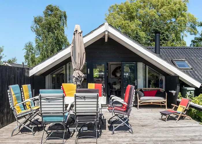 3 Bedroom Amazing In Semesterbostad *